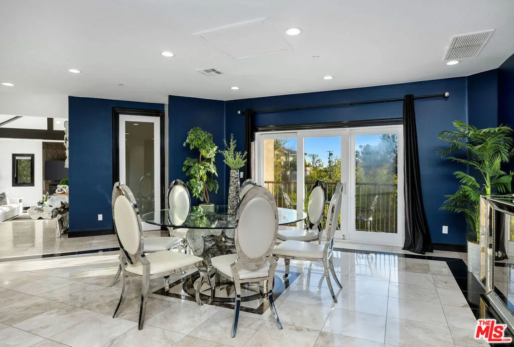 2625 Hargrave Drive, Los Angeles, California 90068 home-pic-17